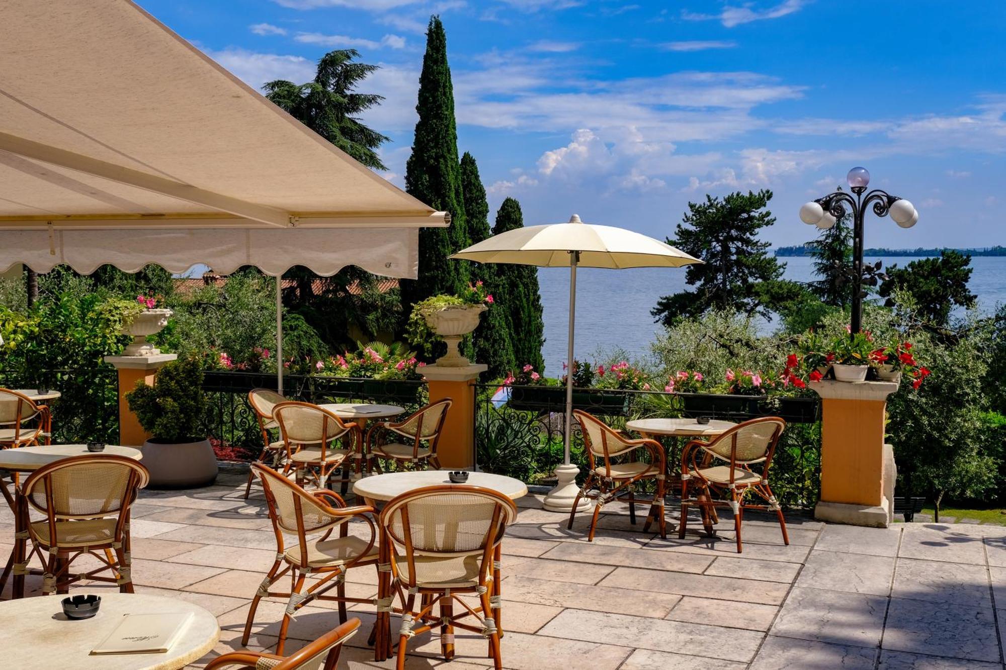 Hotel Bellevue Gardone Riviera Exterior foto