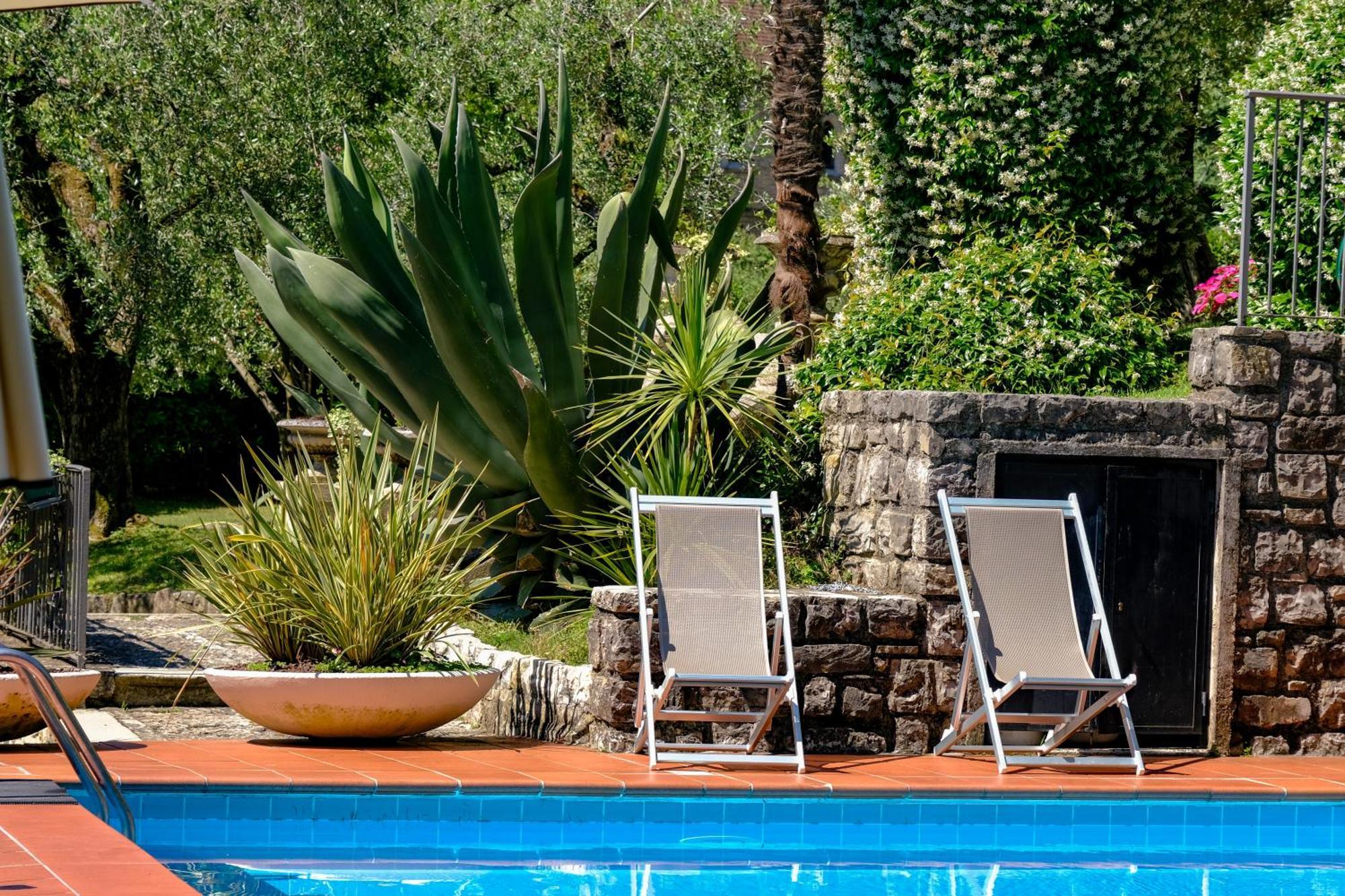 Hotel Bellevue Gardone Riviera Exterior foto