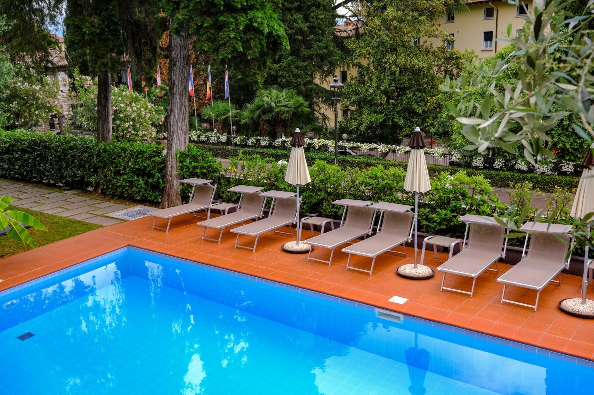 Hotel Bellevue Gardone Riviera Exterior foto