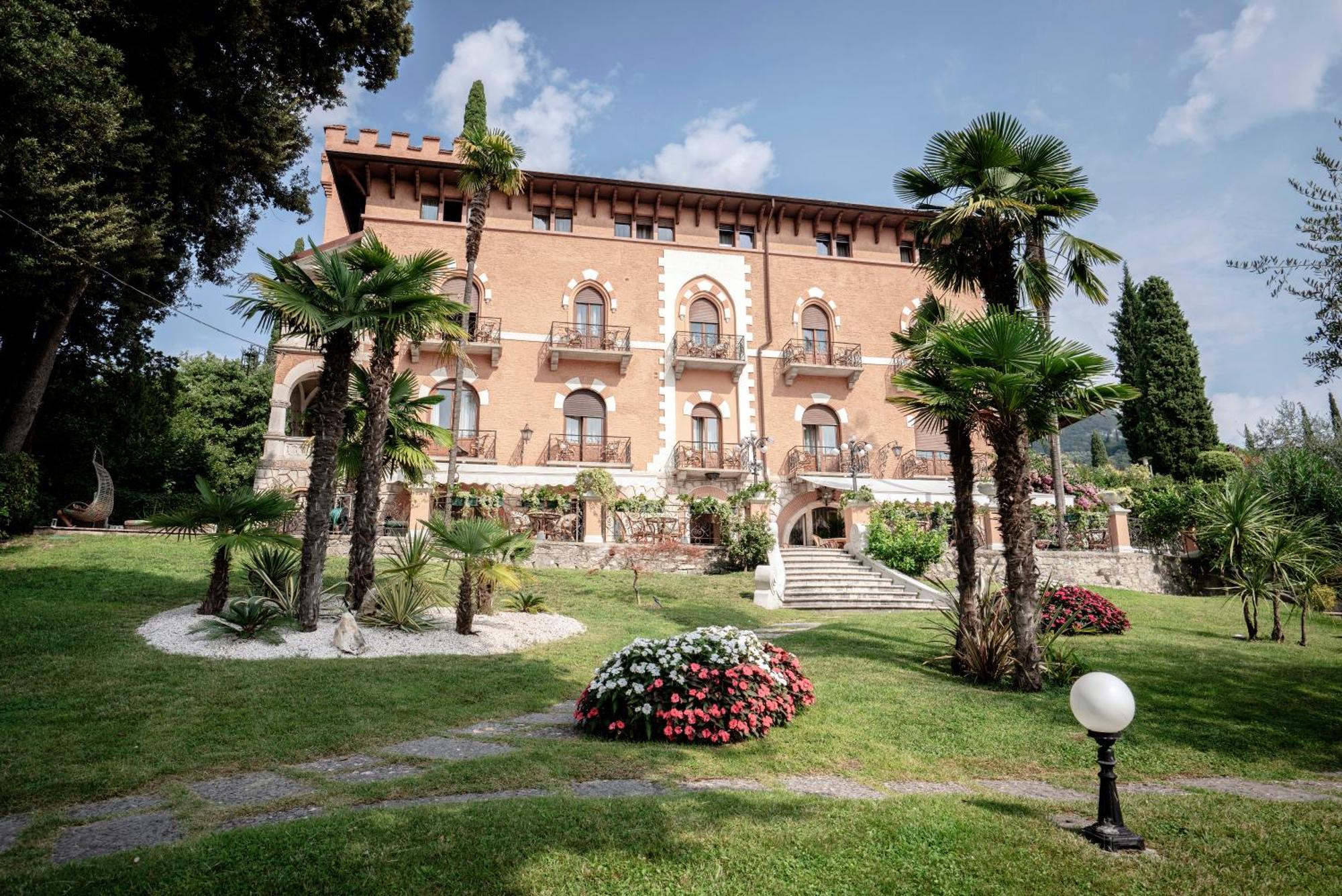 Hotel Bellevue Gardone Riviera Exterior foto